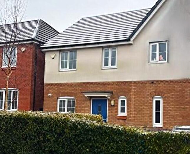 3 Bedroom Semi-Detached House To Rent In Millbank Close, Royd Mill, Oldham, Greater Manchester, OL8