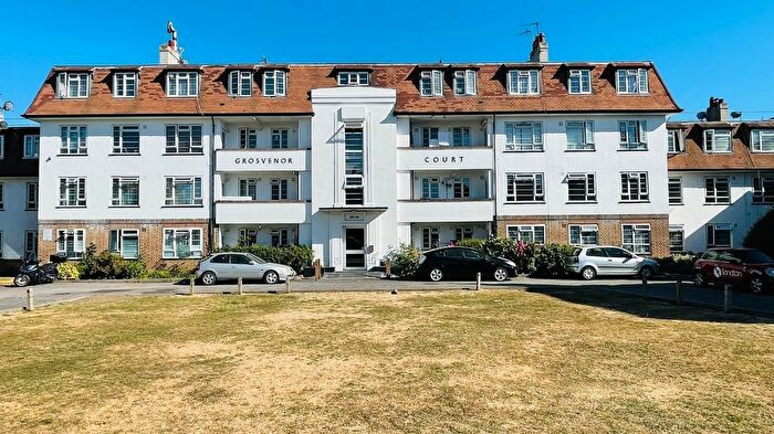 2 Bedroom Flat To Rent In Flat, Grosvenor Court, London Road, Morden, SM4