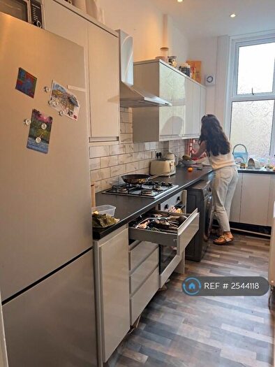 2 Bedroom Flat To Rent In Daisy Street, Glasgow, G42