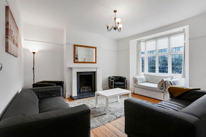 4 Bedroom Terraced House To Rent In Mayford Road, London, SW12