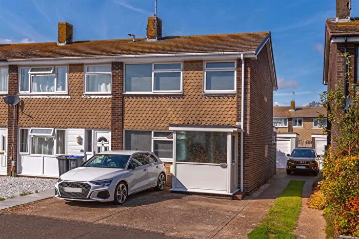 3 Bedroom End Of Terrace House For Sale In Kipling Avenue, Worthing, BN12