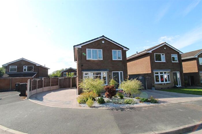 3 Bedroom Detached House For Sale In Avebury Close, Horwich, Bolton, BL6