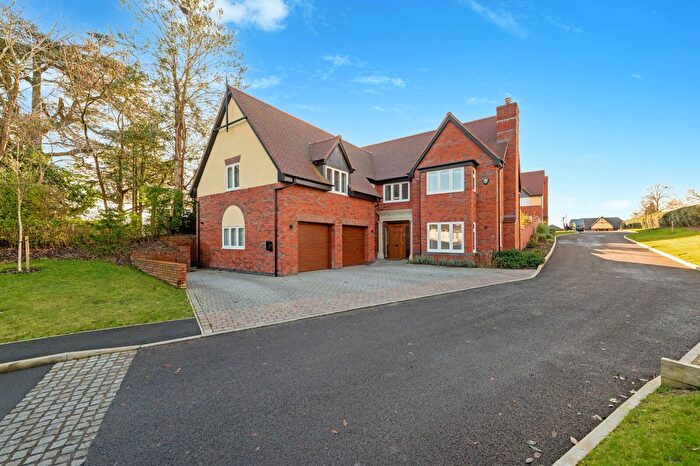 5 Bedroom Detached House For Sale In Penbury Grove, Worcester, WR2