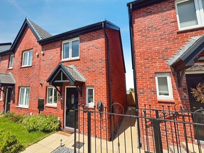 2 Bedroom Semi-detached House For Sale In Golygfa Garn Goch, Penllergaer, Swansea, SA4