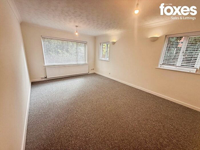 2 Bedroom Flat To Rent In Flat, Stirling Road, BH3