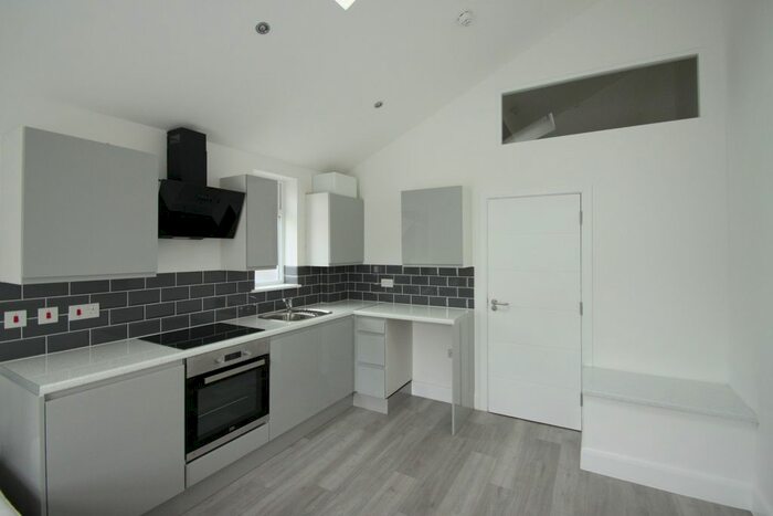 Studio To Rent In Cricklewood Broadway, London, NW2