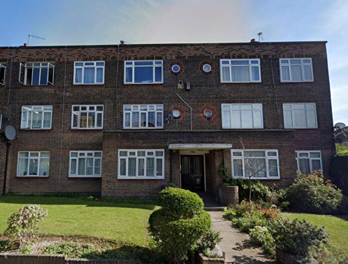 2 Bedroom Flat For Sale In Leeland Way, London, NW10