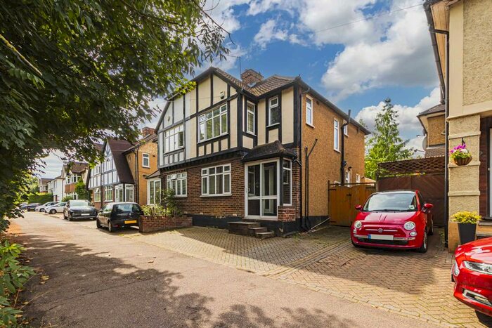 3 Bedroom Semi-Detached House To Rent In Ridgeway Close, Hemel Hempstead, HP3