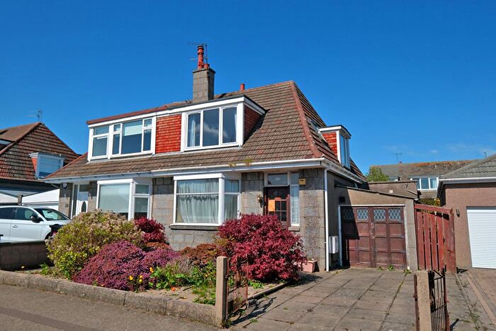 3 Bedroom Semi-Detached House For Sale In Craigton Road, Airyhall, Aberdeen, AB15