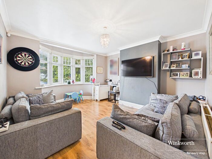 2 Bedroom Flat For Sale In Townsend Lane, Kingsbury, London, NW9