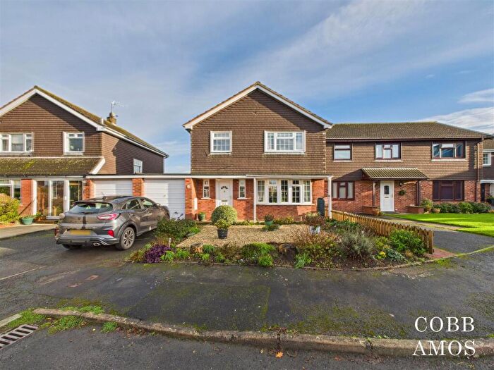3 Bedroom Link Detached House For Sale In Bearcroft, Weobley, HR4