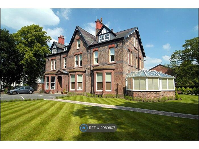 3 Bedroom Flat To Rent In Lyndhurst House, Liverpool, L18