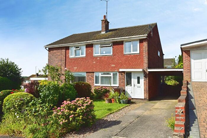 3 Bedroom Semi-Detached House For Sale In Windsor Rise, Aston, Sheffield, S26