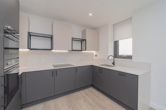 2 Bedroom House To Rent In Woodberry Down, London, N4