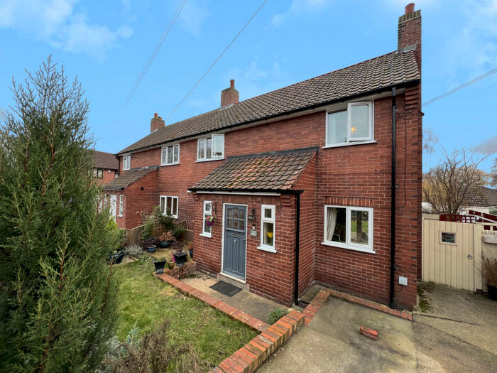 3 Bedroom Semi-Detached House For Sale In Church Lane, Monk Fryston, LS25