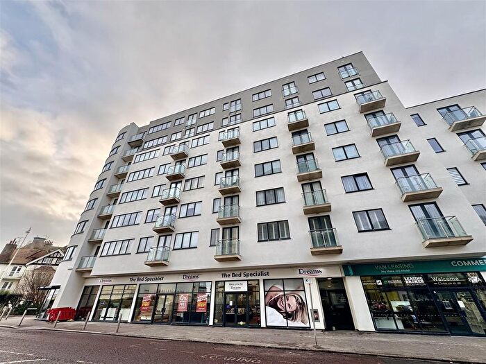 2 Bedroom Flat To Rent In Sackville Road, Bexhill-On-Sea, TN39