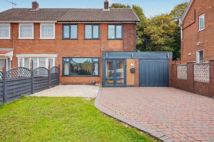 3 Bedroom Semi-Detached House For Sale In Avondale Road, Inkersall, Chesterfield, S43