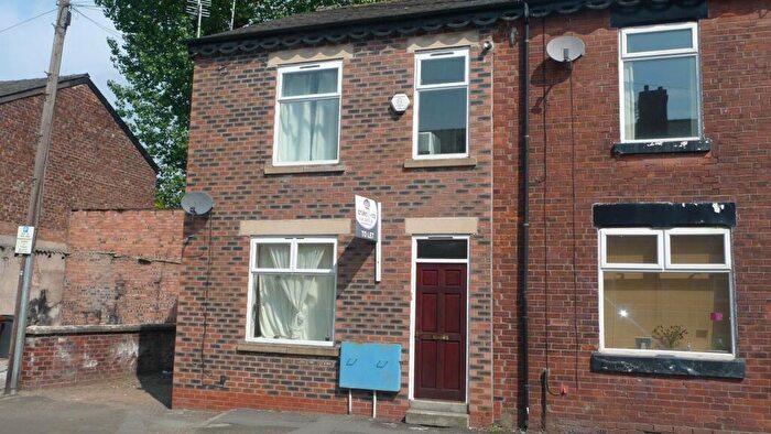 2 Bedroom Flat To Rent In East Grove, Chorlton-on-Medlock, £pppw, M13