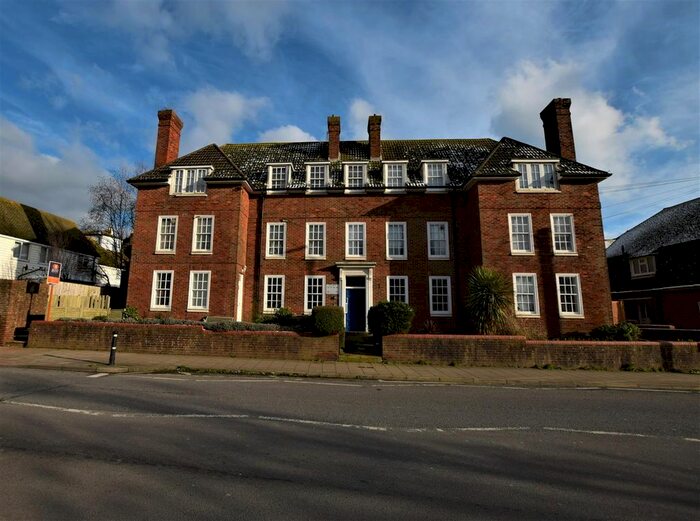 3 Bedroom Flat To Rent In The Bourne, Hastings, TN34