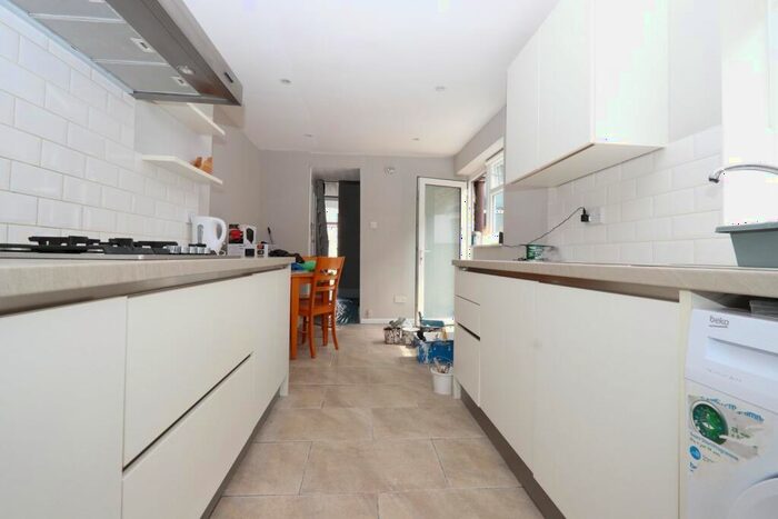 1 Bedroom House To Rent In Eric Street, London, E3