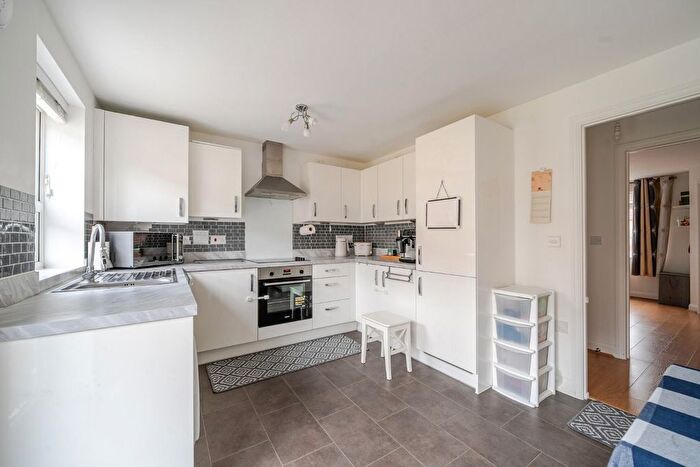 3 Bedroom Semi-Detached House For Sale In Brent Lane, Havant, Bedhampton, PO9