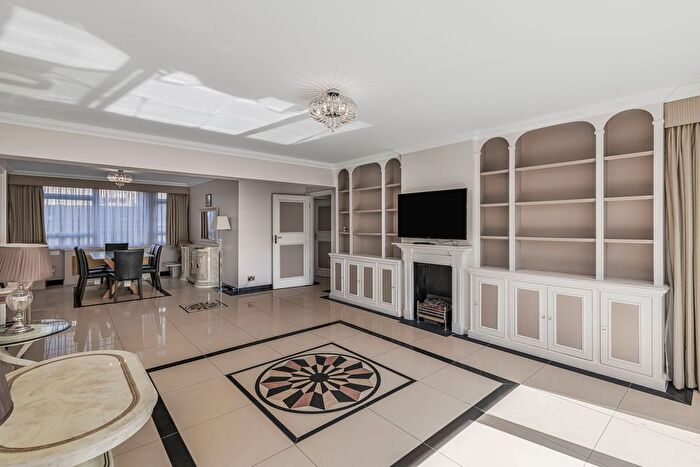 3 Bedroom Flat For Sale In Sussex Square, London, W2