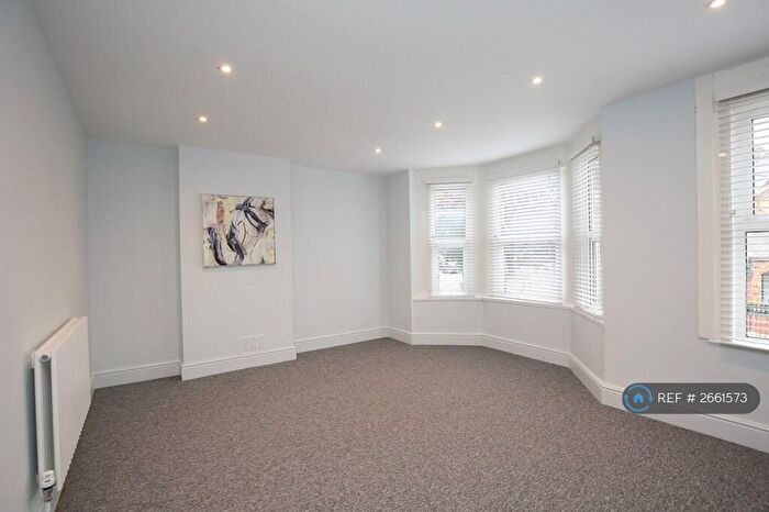 2 Bedroom Flat To Rent In Newland Rd, Banbury, OX16