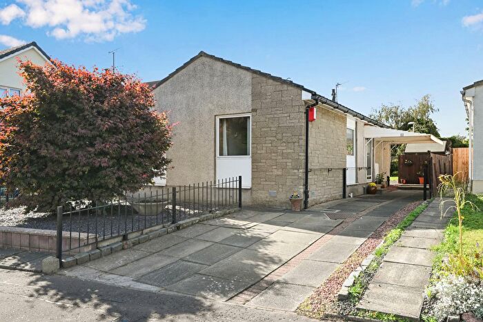 2 Bedroom Detached Bungalow For Sale In Broomieknowe Park, Bonnyrigg, EH19