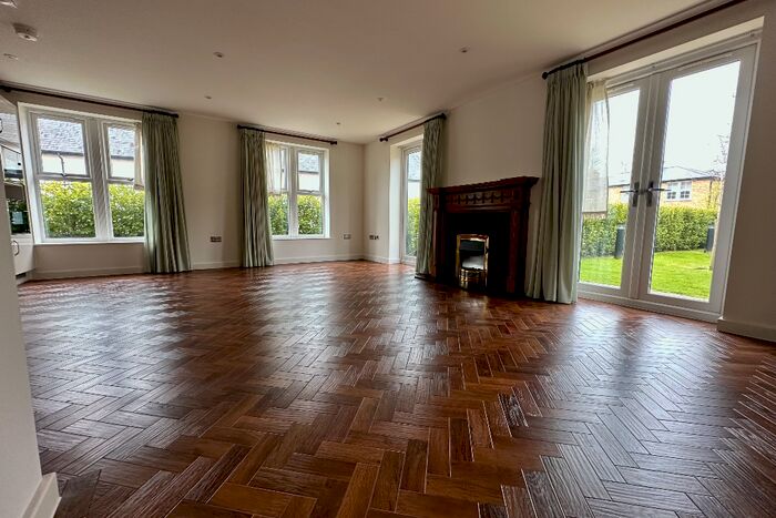 1 Bedroom Flat For Sale In Fountain Way, Salisbury, Wiltshire, SP2