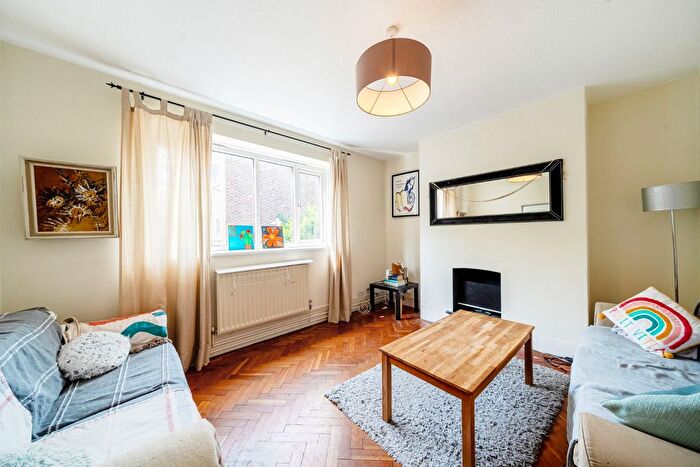 4 Bedroom Flat To Rent In St. John's Drive, London, SW18