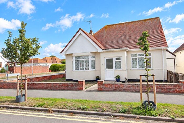 3 Bedroom Bungalow For Sale In York Road, Holland-on-Sea, CO15