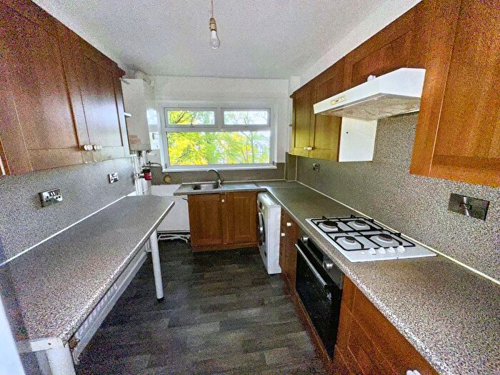 3 Bedroom Flat For Sale In Prestwich Park Road South, Prestwich, M25