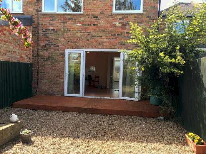 3 Bedroom Semi-Detached House To Rent In Windsor, SL4