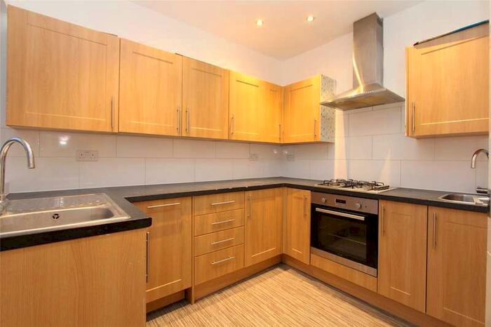 3 Bedroom Apartment To Rent In Green Court, Green Lane, Edgware, HA8