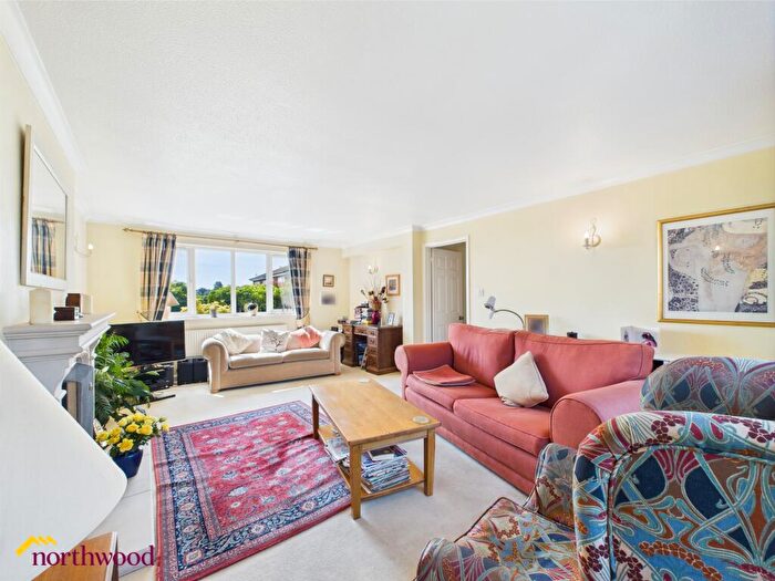 5 Bedroom Detached House For Sale In Lime Avenue, Banbury, OX16