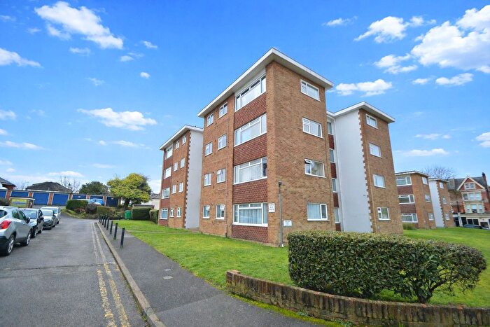 2 Bedroom Flat To Rent In Maldon Road, Wallington, SM6