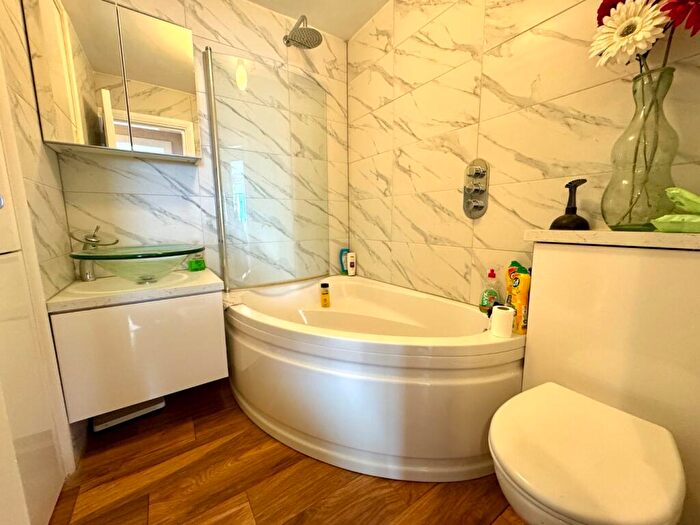1 Bedroom Apartment For Sale In Santana, Brent Road, Shooters Hill, London, SE18