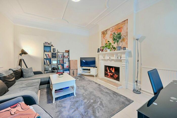 2 Bedroom Flat To Rent In Fordhook Avenue, Ealing, London, W5