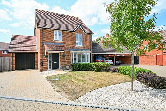 4 Bedroom Detached House For Sale In Rowan Gardens, Ringwood, BH24
