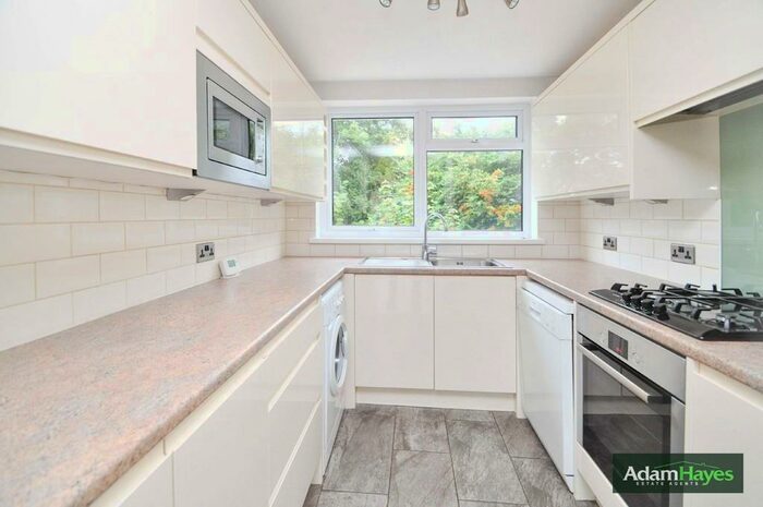 3 Bedroom End Of Terrace House To Rent In Swan Lane, Whetstone, N20