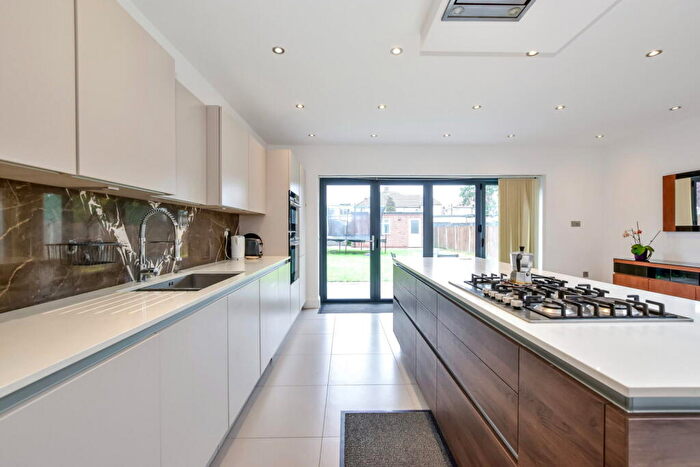 5 Bedroom Semi Detached House For Sale In Twyford Road, Harrow, HA2