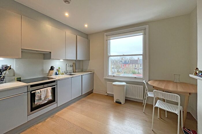 2 Bedroom Flat To Rent In Durnsford Road, London, SW19