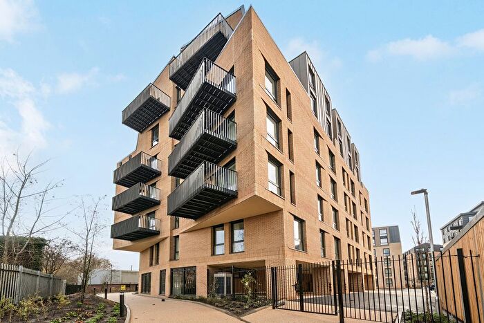 2 Bedroom Flat To Rent In Windsor Bridge Road, Bath, BA2