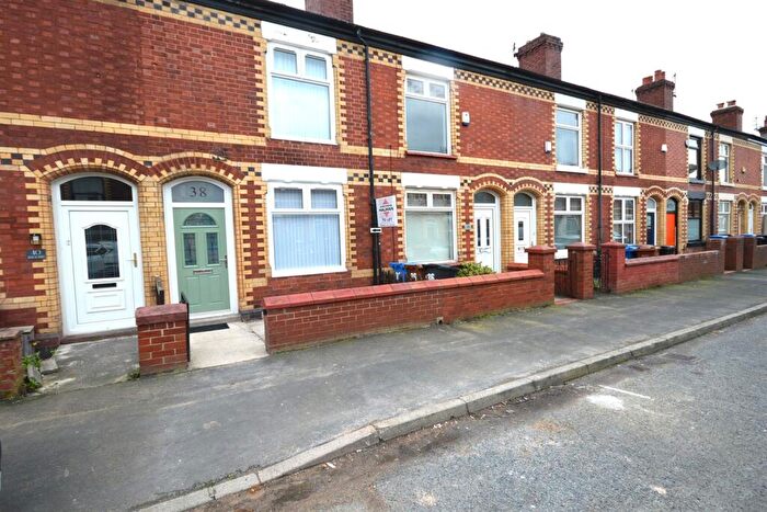 2 Bedroom Terraced House To Rent In Roscoe Street, Stockport, SK3