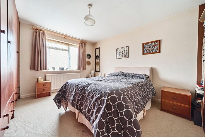 2 Bedroom Bungalow For Sale In Paynesfield Road, Westerham, TN16