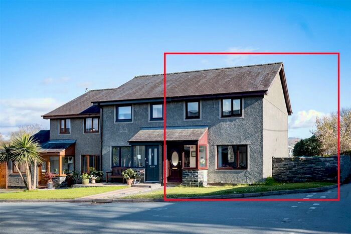 3 Bedroom End Of Terrace House For Sale In Maes Y Garth, Minffordd, Penrhyndeudraeth, Maes Y Garth, LL48