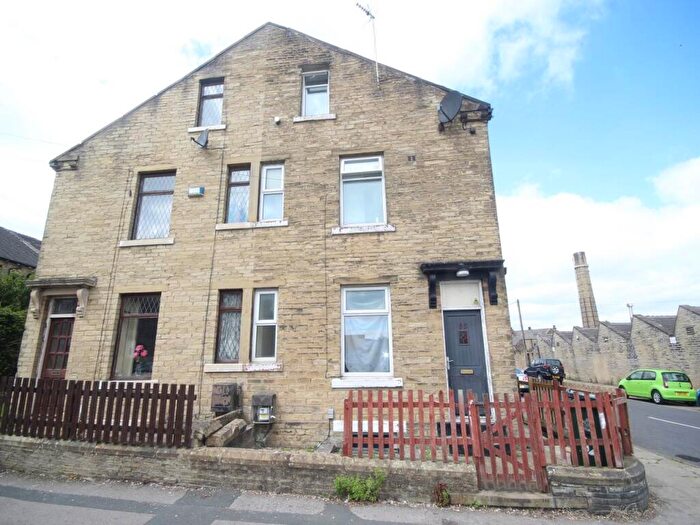 2 Bedroom House To Rent In Beldon Road, , Bradfford, BD7