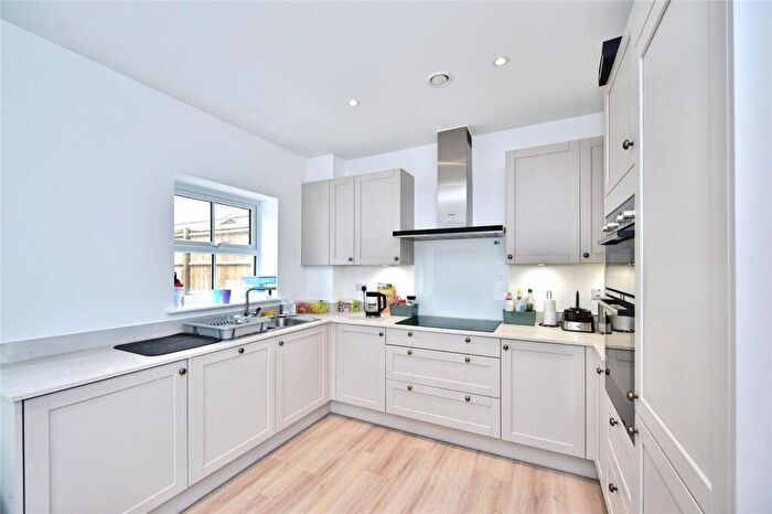 4 Bedroom Detached House For Sale In Green Horse Grove, Maidstone, Kent, ME16