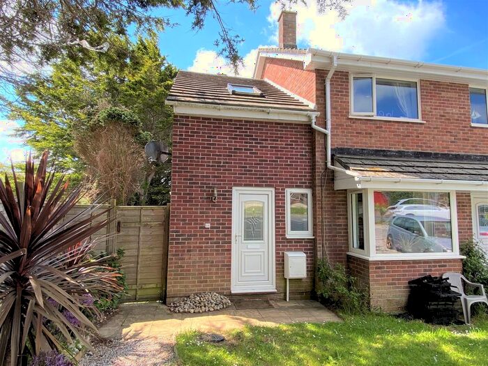 2 Bedroom Property To Rent In Pydar Close, Newquay, TR7