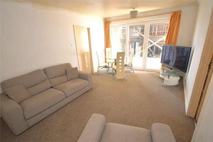 3 Bedroom Flat To Rent In Fosse Way Court, Seaton, Devon, EX12